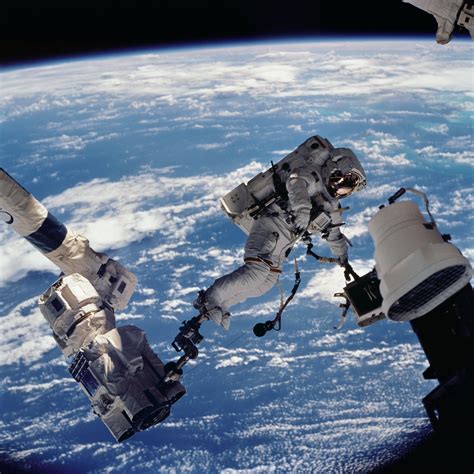 International Space Station Spacewalk | Video | C - muktibox.com