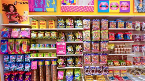 IT'SUGAR opens candy store at Crossgates Mall