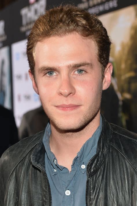 Iain De Caestecker – Wikipedie