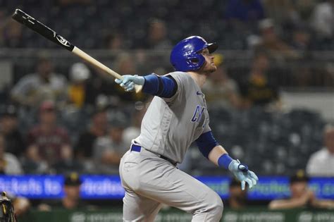 Ian Happ hits go-ahead single in 10th, Cubs move closer to NL Central lead with 5-4 win over Pirates