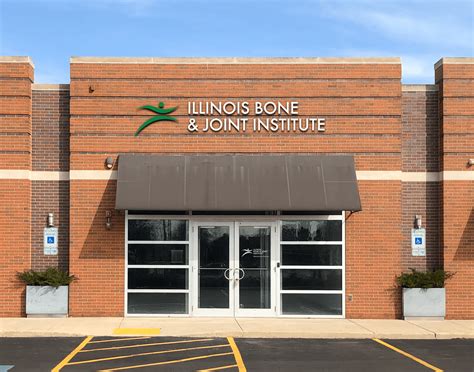 6 reviews and 13 photos of IBJI HEALTH PERFORMANCE INSTITUTE "This is part of the illinois bone and joint network although they dont seem to have a separate review area so hopefully im reviewing on the right spot. Anyway, I go to physical therapy here and see Christine. She is awesome and has been the only therapist to help get my back in better shape.. 