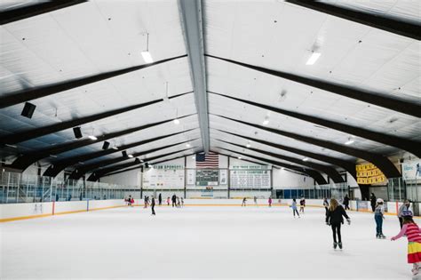 Ice Skating Near Me: Indoor and Outdoor Skating Rinks