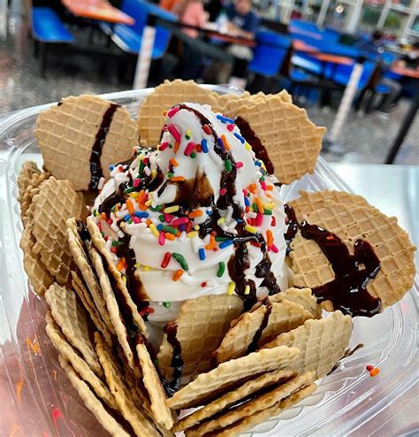 Ice cream nachos near me. Weldon’s Olde Fashion Ice Cream Parlor. Located in Millersport, this Buckeye Lake-area eatery has been serving up ice cream for nearly 100 years. While ice cream nachos likely weren’t on the menu in 1930, they sure are now, featuring a bed of bite-sized waffle cone chips, several scoops of the flavor of your choice, whipped cream, sauces ... 