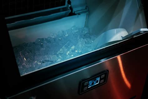 Ice machine not working on frigidaire. Frigidaire Ice Maker Not Making Ice. Does your Frigidaire ice maker fail to make cubed or crushed ice, but still dispenses water? Try these fixes first so you can reset your machine and get back to chillin'. 