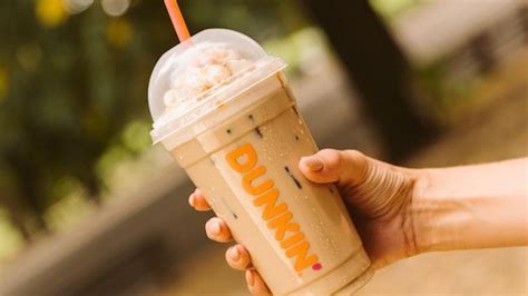 Iced coffee tasting. May 8, 2019 · Try using 3 tbs. of grinds for every 6 oz. of water. That may sound like a lot, but that’s how we do it at Dunkin’, and guests love it! 4. Add the Ice. Once you have brewed your extra strong coffee, take the pot or cup off the burner and add enough ice to double your iced coffee’s volume for deliciously cool results. 5. 