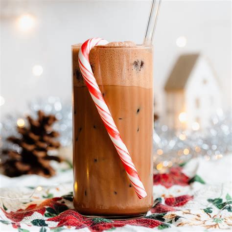 Iced peppermint mocha. The number of peppermint syrup pumps used in a Peppermint Mocha depends on the size of the beverage. Typically, a short has 2 pumps, a tall has 3, a grande has 4 and the venti size has 5 pumps. However, you can have more or fewer pumps of peppermint syrup if you’d like. 
