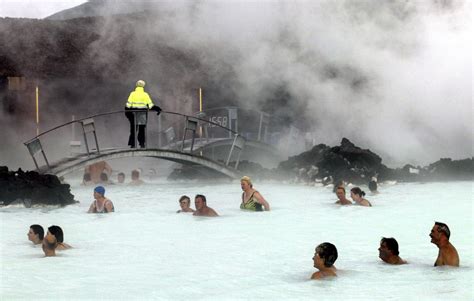 Iceland’s Blue Lagoon spa closes temporarily as earthquakes put area on alert for volcanic eruption