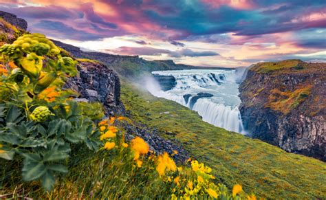Iceland in august. The best time of the year to see the northern lights in Iceland is undoubtedly the winter months. However, throughout these months, Iceland endures its worst weather. Clouds can block the sky, and therefore the aurora borealis, for weeks at a time. Storms are also more common this season, occasionally leading to the … 