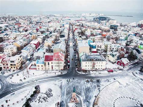 Iceland in march. Apr 2, 2559 BE ... Iceland in March – 10 Things to Know Before you Go! · It's COLD! · Sulphur Water Stinks! · Cars will Stop for you! · It's Eco... 