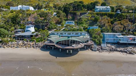 Iconic ‘Wave House’ in Malibu hits market for almost $50 million 