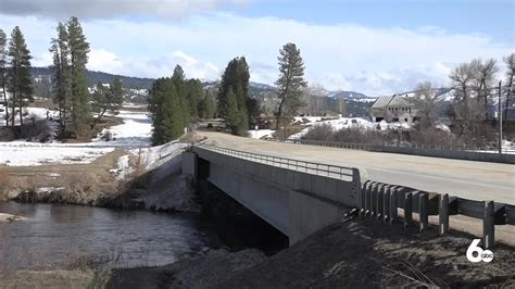Idaho highway 55 closure today. According to the Idaho 511, the rock and mudslide happened around mile marker 100 on SH-55 North. Officials closed northbound traffic around 2:30 p.m. Officials closed northbound traffic around 2: ... 