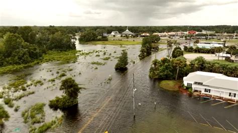 Idalia blasts Florida and Georgia, flooding streets, snapping trees, cutting power