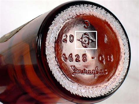 Identify old bottles numbers bottom. The warning messages include words like not to be sold, to be returned, loaned etc. It is easy to date Coke bottles that are made by the Root Glass company. The word “ROOT” will be present on those bottles. The “ROOT” base mark can be seen in original Coke glass bottles. Root bottles carry model numbers. 