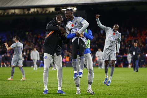 Idrissa Gueye’s late goal gives Everton 3-2 win at Crystal Palace