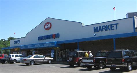 Warren's Plaza IGA Supermarket, Mari