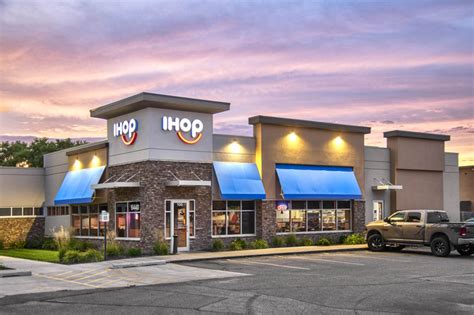 Ihop restaurants nearby. IHOPPY Hour ® is IHOP’s happy hour, serving restaurant specials near you! Starting at 3 pm at participating restaurants, choose from an appetizing breakfast, a pancake sundae, or a juicy burger as well as snacks & new sides from our latest discounted evening menu. These deals are available for dine-in and to-go where available. 