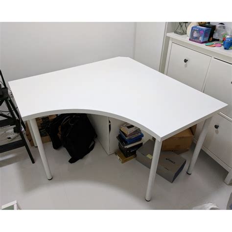Ikea linnmon corner desk. 2. 200 x 60 cm. FYI – IKEA does not offer the “LINNMON Corner Table Top” in our location 🙁. I want to set them up as in the above image, but want to keep the corner clear (remove leg in blue), since I … 
