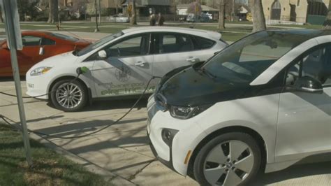 Illinois electric vehicle rebate program opens today
