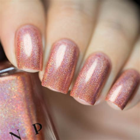 Greatness (H) travels through rich and warm hues of wine red, orange, green, and gold. . Ilnp