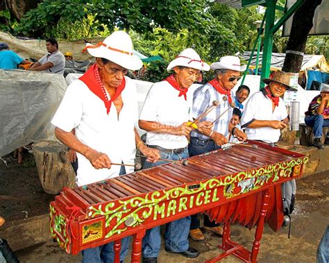 Imágenes de la música popular costarricense, 1939 1965. - Skarby sztuki meksykańskiej od czasów prekolumbijskich do naszych dni.