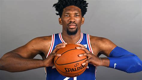 By Stephen Thompson. Sep 11, 2020 01:30 P.M. Basketball and Philadelphia 76ers star Joel Embiid is in a relationship with Anne De Paula, a swimsuit model. She has drawn the player's fans' curiosity since it was revealed that they were an item. Advertisement. Joel Embiid is a star on the basketball court and remains one of the …. 