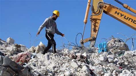 Imprisoning aid workers is the rebel group's latest error