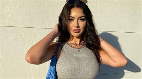 <span>👑</span>Onlyfans Free Videos