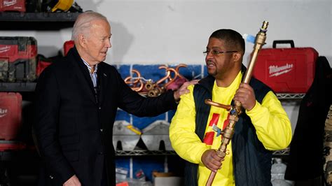 In Milwaukee, Biden looks to highlight progress for Black-owned small businesses