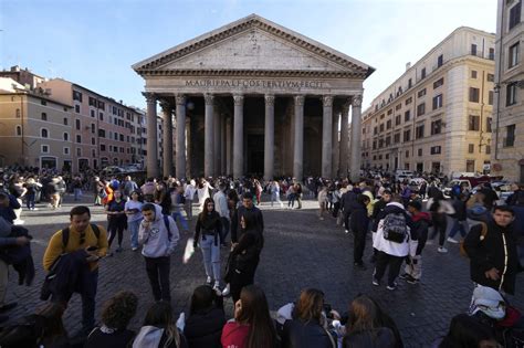 In Rome, church and state agree to Pantheon entrance fee