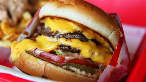 In n out burguer. 15260 Dallas Pkwy. Dallas, TX 75248. 10.02 miles away. Drive-thru and Dine-in Seating Available. Today's hours: 10:30 a.m. - 1:00 a.m. In-N-Out Burger Restaurant located in Frisco, TX. Serving the highest quality burgers, fries and shakes since 1948. 