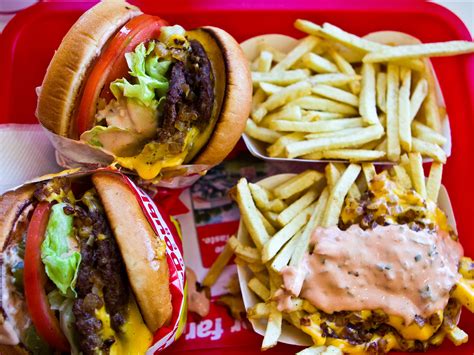 In n out.. The In-N-Out chain is widely known for its simple menu: it offers three different kinds of burgers (the hamburger, the cheeseburger, and the ‘Double-Double’), … 