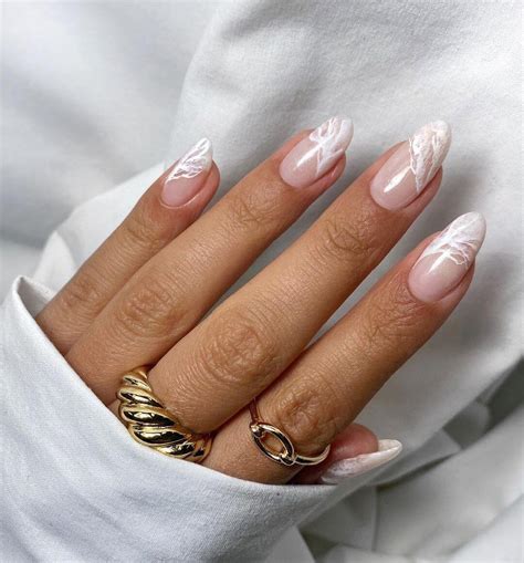 In style nails. Almond-shaped nails are everywhere—and for good reason. They're a perfect canvas for tons of different styles of nail art. "Almond nails are one of the most versatile shapes, and look great with ... 