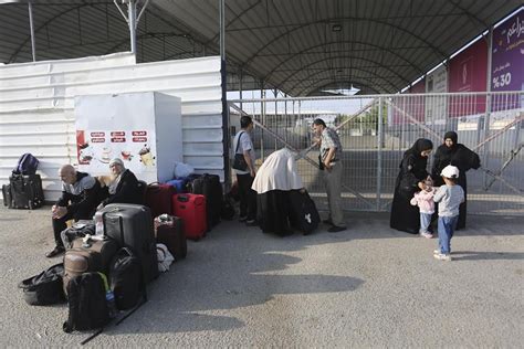 In the news today: No Canadians on Rafah crossing list as Israel raids Gaza hospital