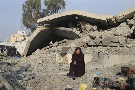 In the news today: Palestinians seek refuge as Israeli operation in Gaza expands