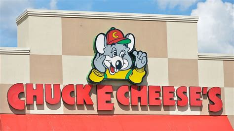 In the year of our lord 2024, Chuck E. Cheese still uses floppy disks