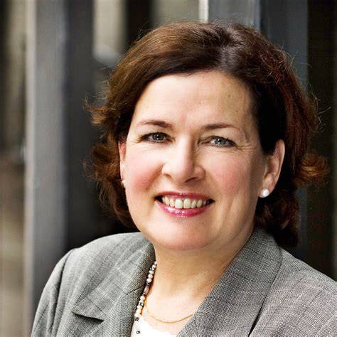 In this interview, Bartha Maria