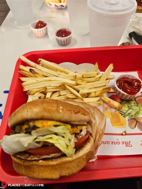 In-N-Out Burger - Rosedale Hwy, Bakersfield, CA