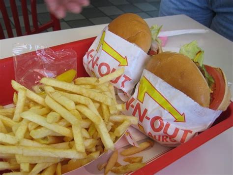 In-N-Out Burger Competitors and Similar Companies - Zippia