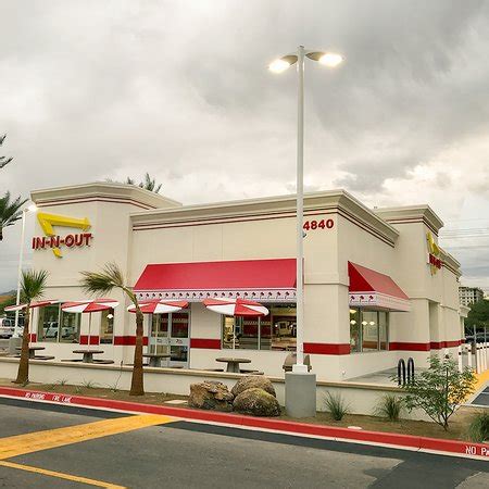 In-n-out burger 4840 n 20th st phoenix az. Beverages. Refreshing selections include Coca-Cola®, Diet Coke®, 7UP®, Dr. Pepper®, Root Beer, Pink Lemonade, Minute Maid® Zero Sugar Lemonade, Iced Tea, Milk, Coffee and Hot Cocoa 