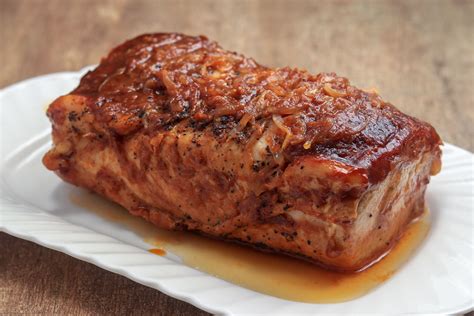 Follow these simple steps: Preheat: Preheat your oven to 350°F (175°C). Seasoning: Generously season the entire pork roast with salt, pepper, and any other desired herbs or spices. This will create a flavorful crust on the outside. Searing: Heat a tablespoon of oil in a large oven-safe skillet over medium-high heat.. 