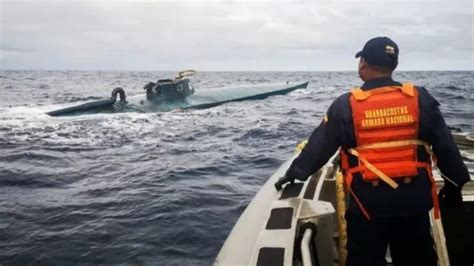 Incautan el semisumergible más grande que ha navegado con drogas en aguas de Colombia, según la Armada