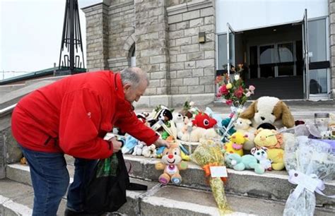 Incomprehension in small Quebec town after pedestrians killed by truck