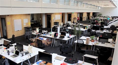 Incubators, Accelerators and Co-Working Spaces dmped