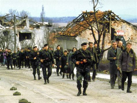Indagine sui crimini di guerra nell'ex jugoslavia. - St vincent the grenadines grenada footprint focus guide.