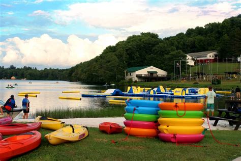 Independent lake camp. ILC is a summer camp in the Pocono Mountains that offers a variety of activities and elective scheduling for campers ages 6-17. Celebrate diversity, creativity and individual growth at ILC with friends and staff. 