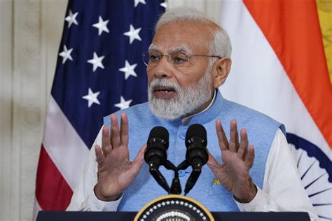 India’s Modi meets the press at the White House  –  and takes rare questions