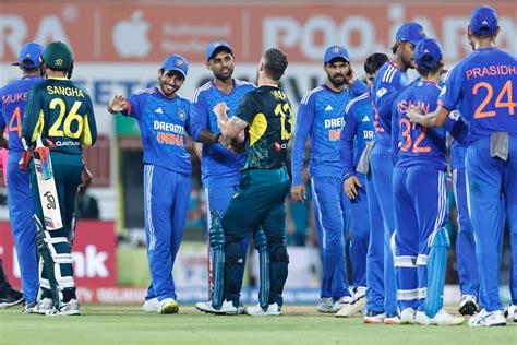 India beats Australia by 44 runs to take a 2-0 lead in Twenty20 cricket series