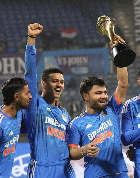 India beats Australia by 6 runs in fifth Twenty20 cricket match to win the series 4-1