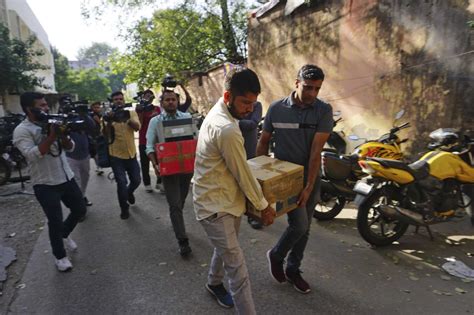 India police search journalists’ homes and offices in the country’s latest raids on media