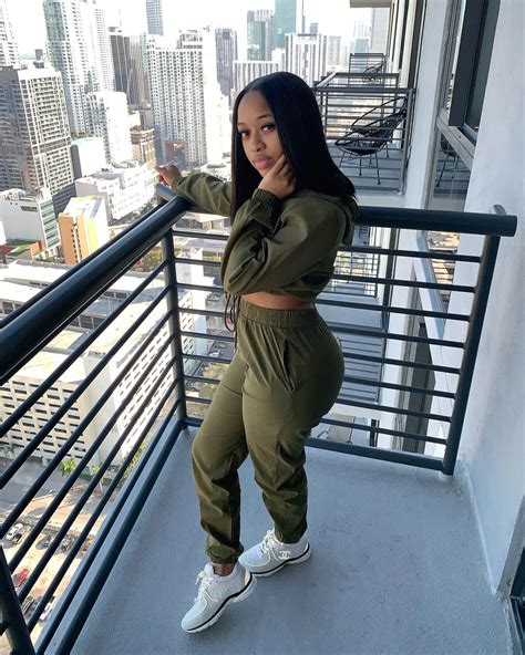 Mar 10, 2022 · Mar 10, 2022. Image via Getty/Amy Sussman/FilmMagic. India Royale has spoken out amid criticism against Lil Durk over comments he made in a recent interview about her sexual history. Durk, as part ... 